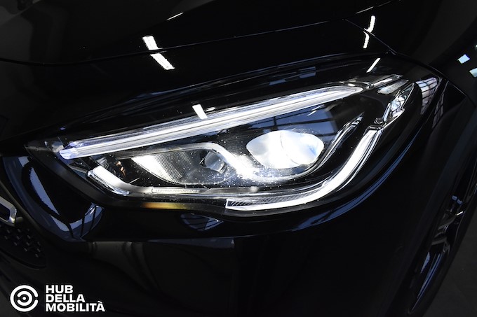 MERCEDES-BENZ GLA 200 d Automatic 4Matic Premium